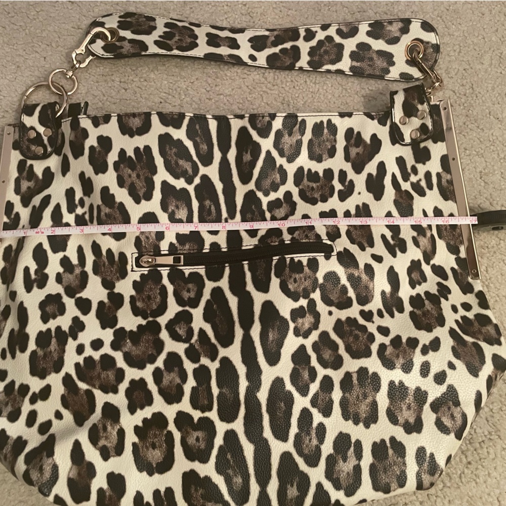 Leopard Patterned Shoulder Bag - Picture 5 of 6